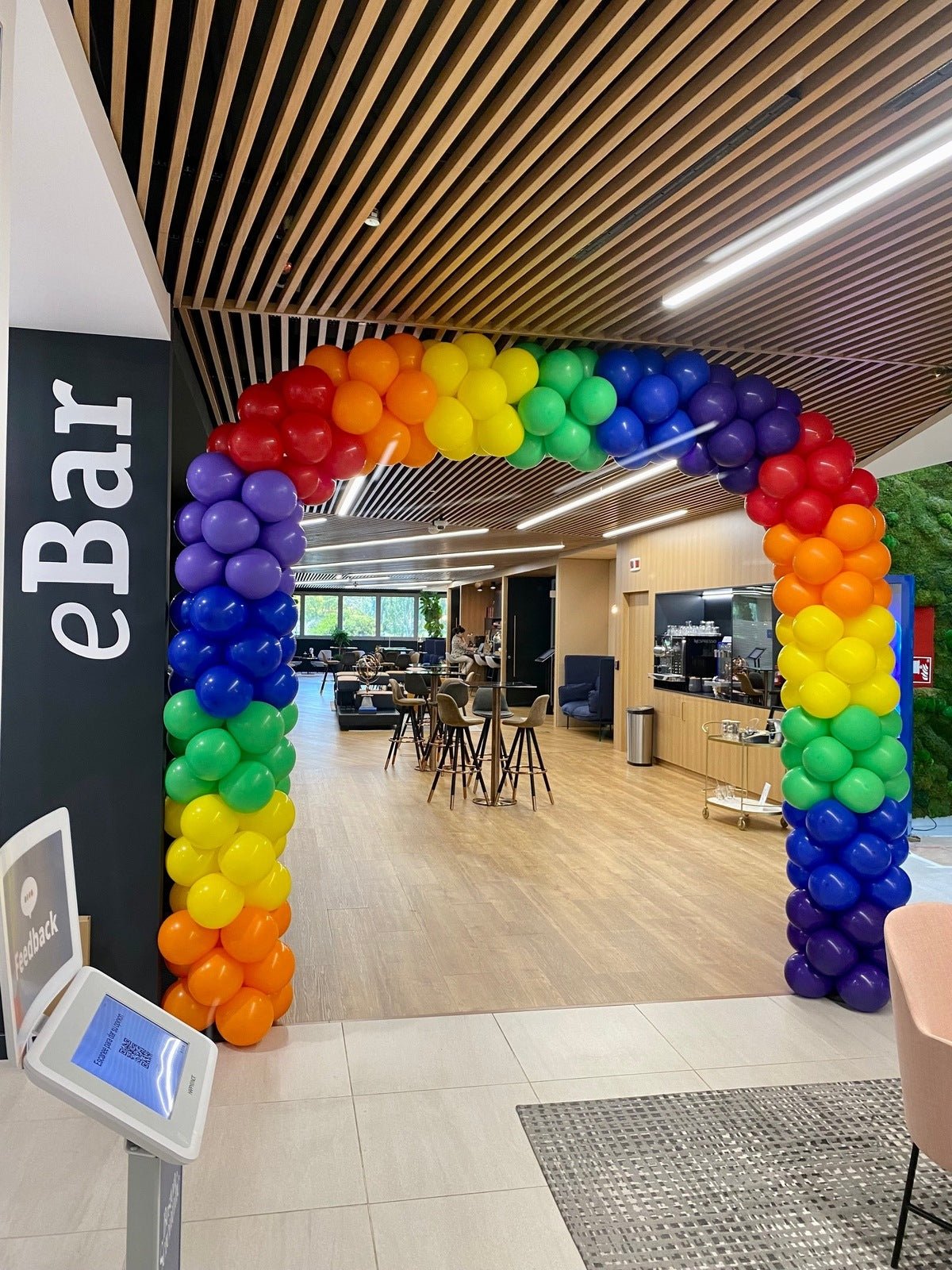 Arcos de globos estándar Arcoíris - Mis Globos