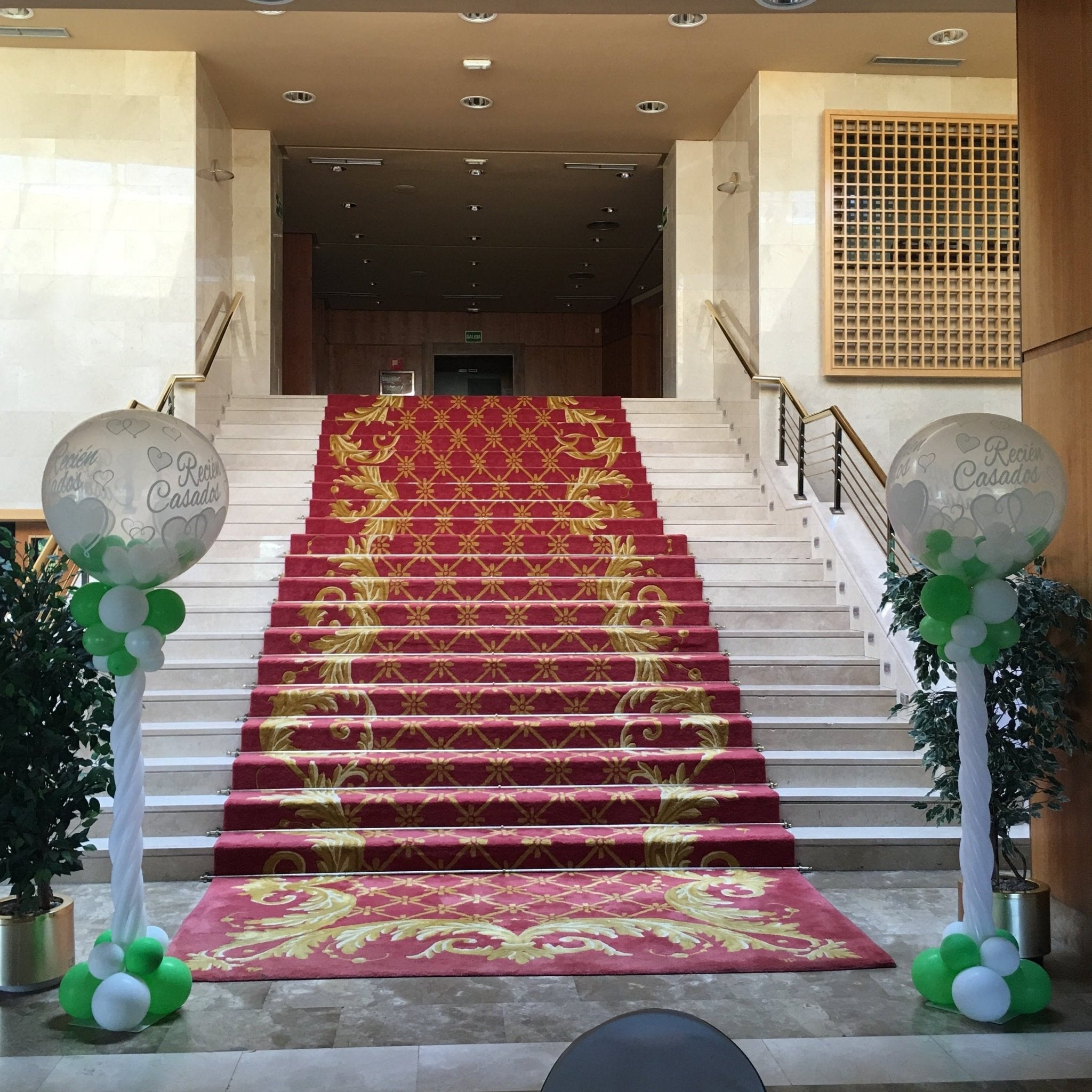 Ramo de globos Boda columna 2 m. - Mis Globos