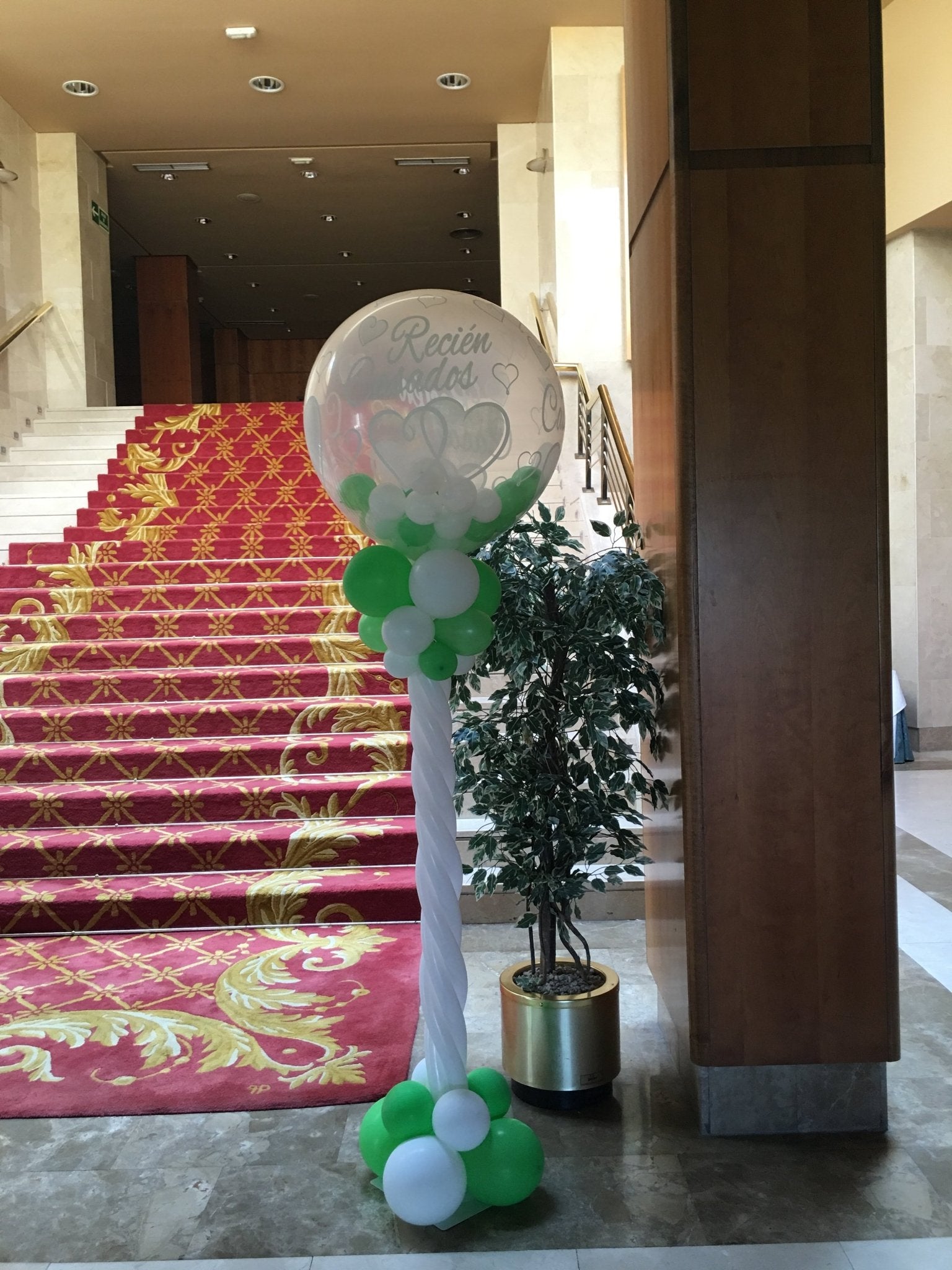 Ramo de globos Boda columna 2 m. - Mis Globos
