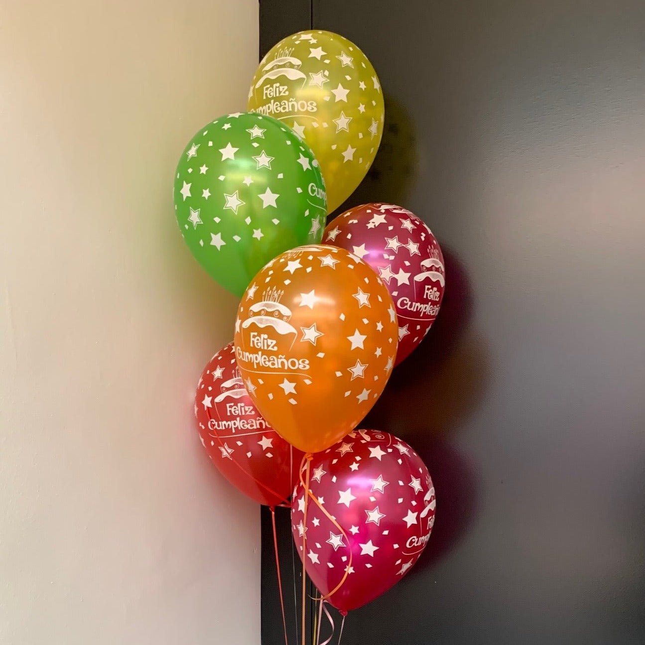 Ramo de globos en escalera con pesa - Mis Globos