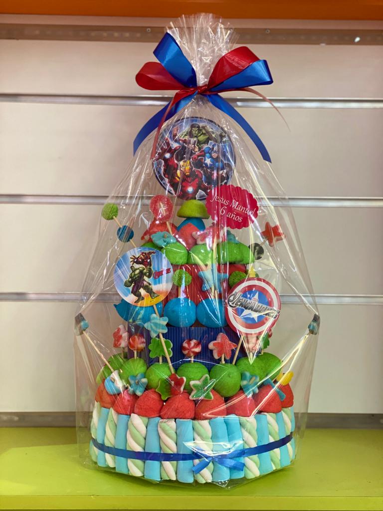 Tarta de chuches Vengadores - Mis Globos