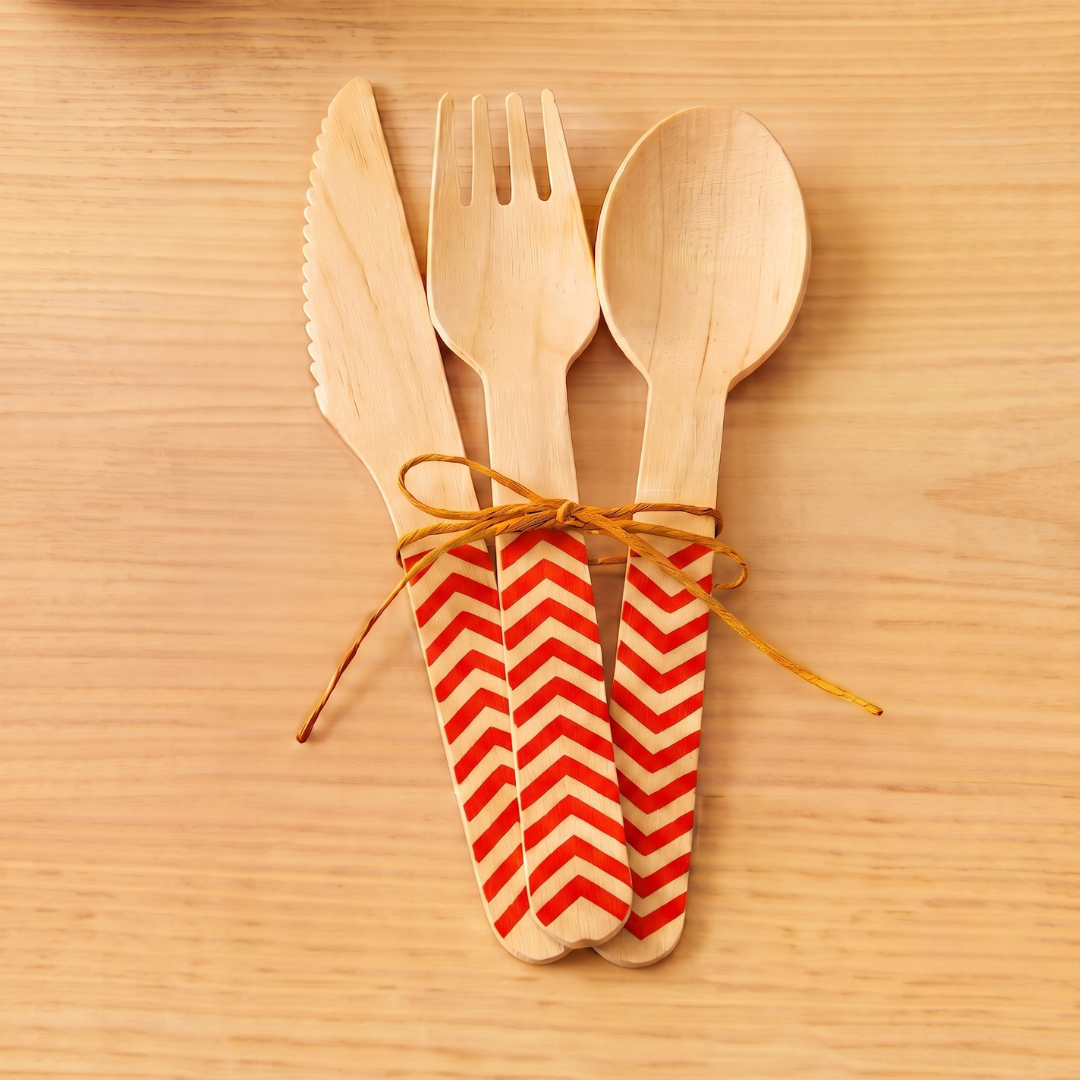 Set de cubiertos de madera rojo | 18 piezas